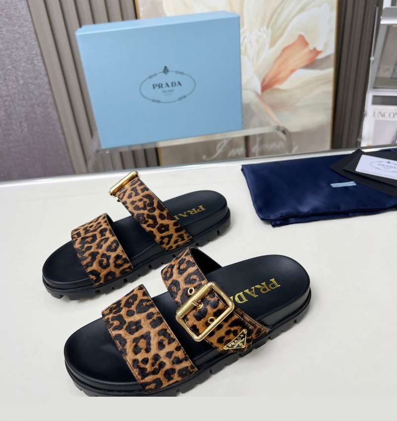 Pra*a slippers